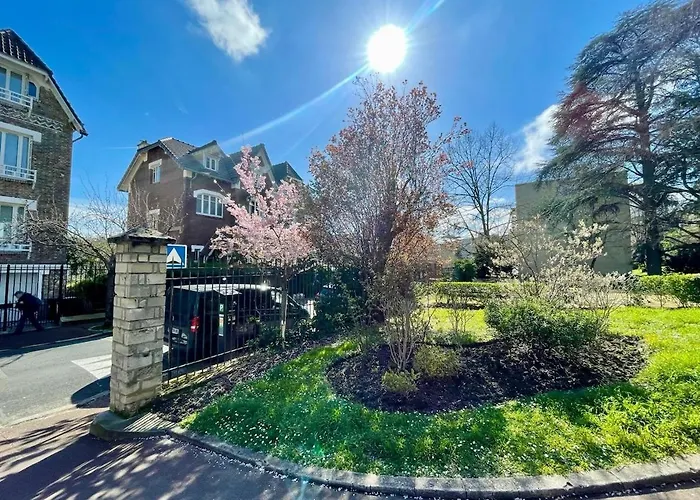 Le 155 M2 Located 15 Minutes From Paris 아파트 *